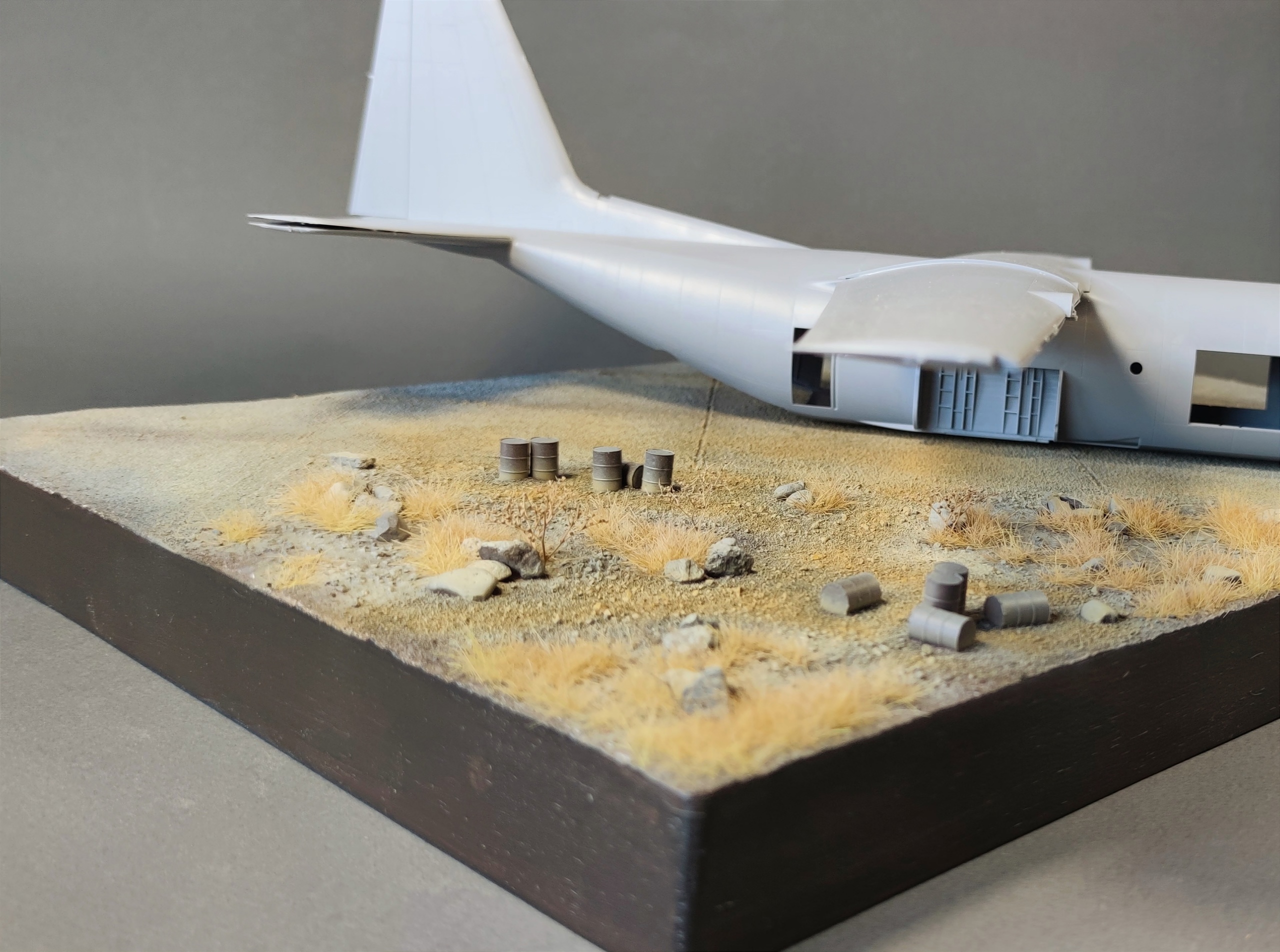 НЕ-72050 Побег из Афганистана (дополнительно модель будет комплектоваться заграждениями ( 5шт)