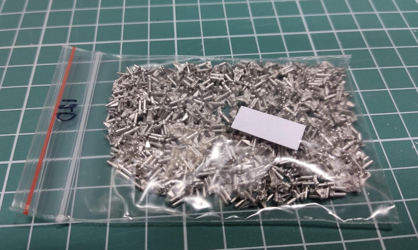 MTL-35323 End connectors for M3 Lee/Grant/RAM T41 and WE210 types tracks, в ноборе только 380 концевых соединителей, дополнительно подушки