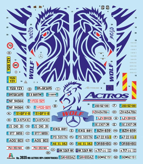 3935ИТ Грузовик ACTROS MP4 GIGA SPACE Show Italeri