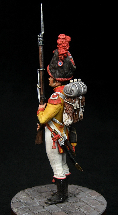 CHM-54105. Карабинер батальона Невшатель, 1810-12 гг. 54 мм. Материал –  смола. Chronos Miniatures
