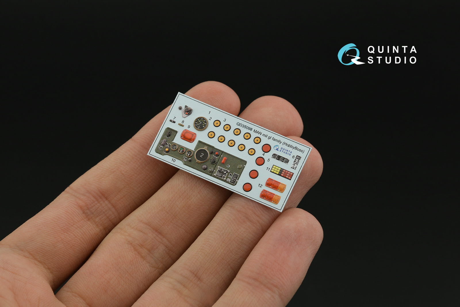 QD35098 3D Декаль интерьера кабины для семейства MAN mil gl (HobbyBoss)