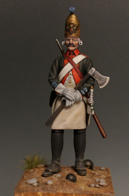 CHM-54186(М). Фрунтовой мастеровой гренадерских рот морских батальонов, Россия 1797-1802 гг. 54 мм. Материал - белый металл. Chronos Miniatures