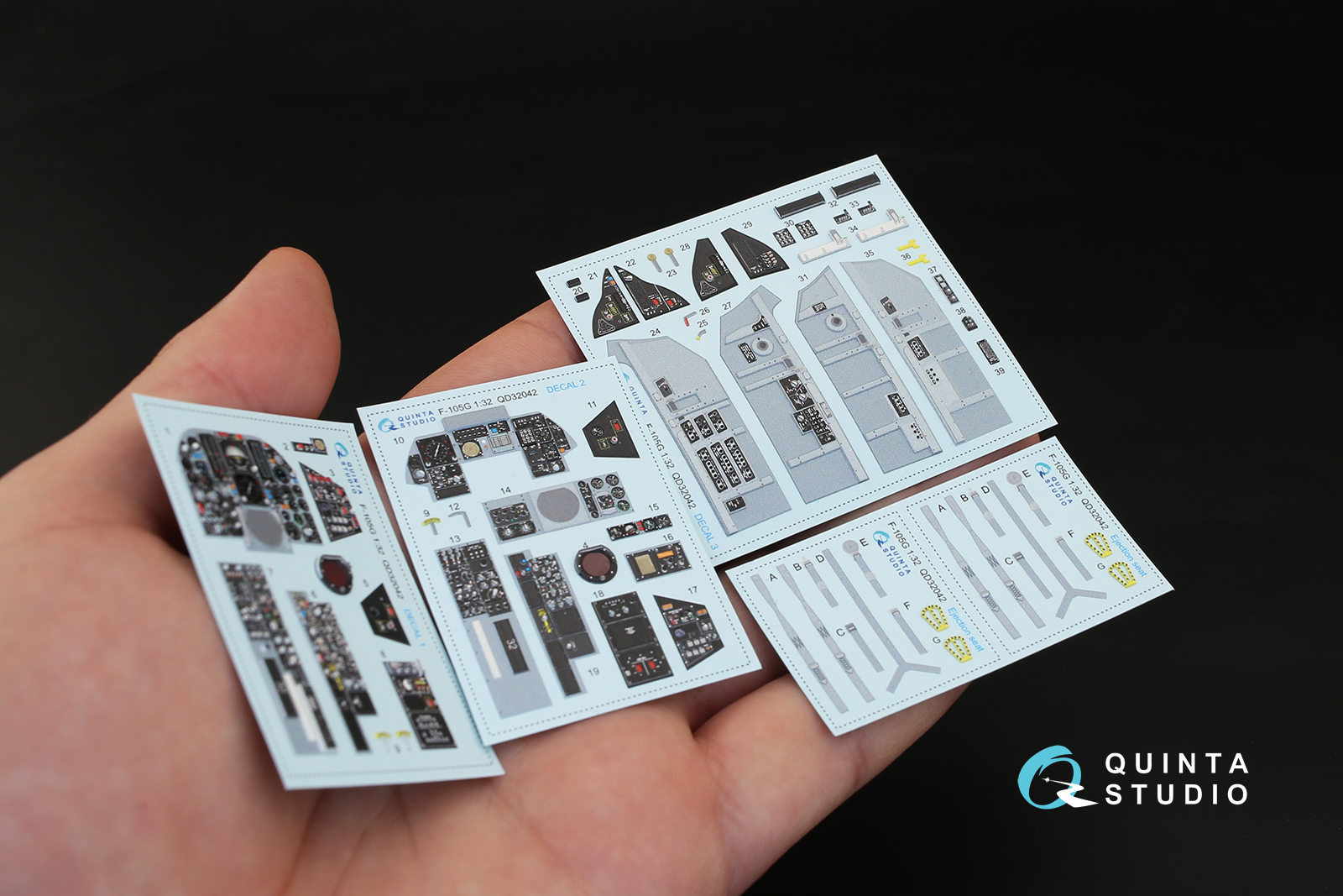QD32042 1/32 3D Декаль интерьера кабины F-105G (для модели Trumpeter)