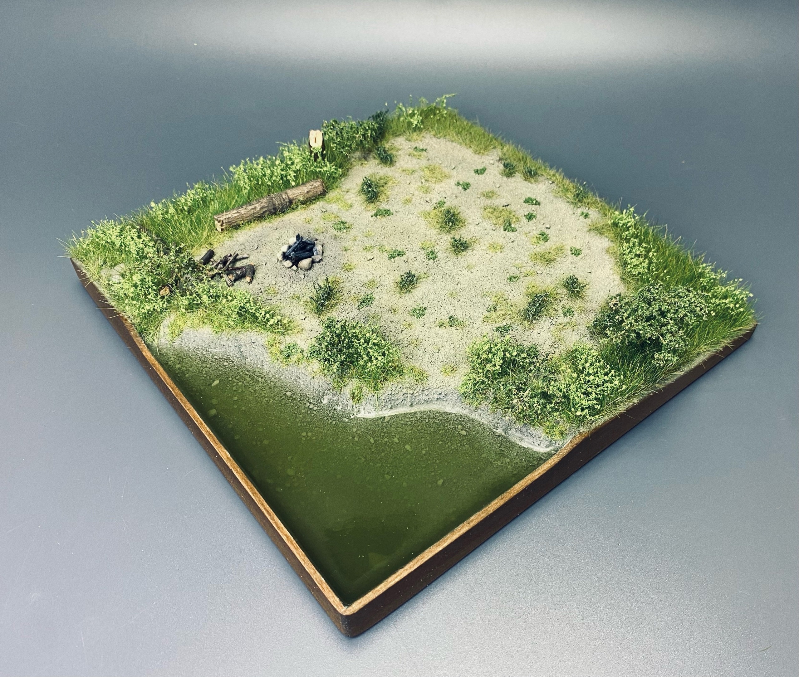 AM35775 Подставка Берег реки.