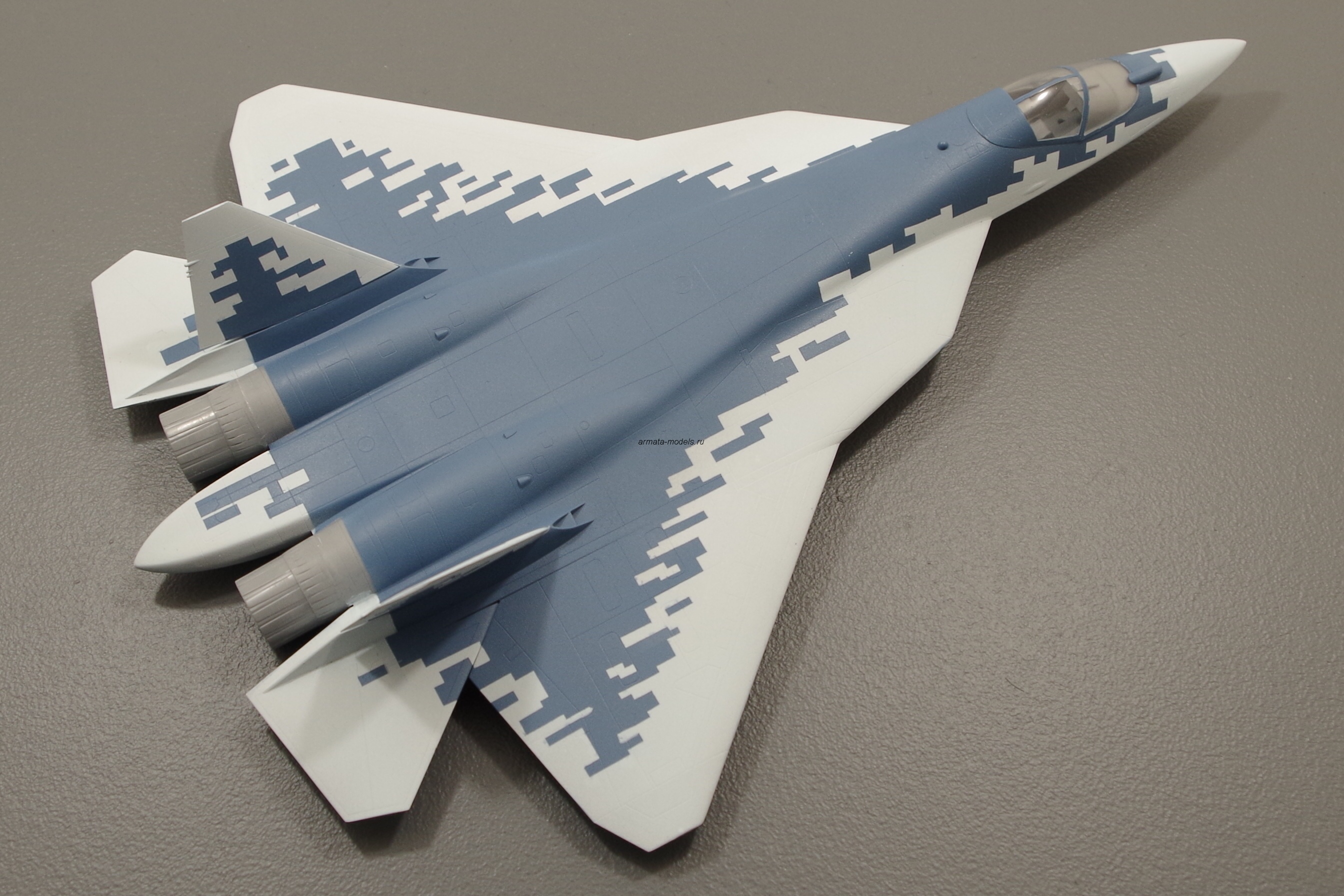 AM72113 Маска окрасочная для Су-57 (Старый) Пиксельный камуфляж Звезда 1/72