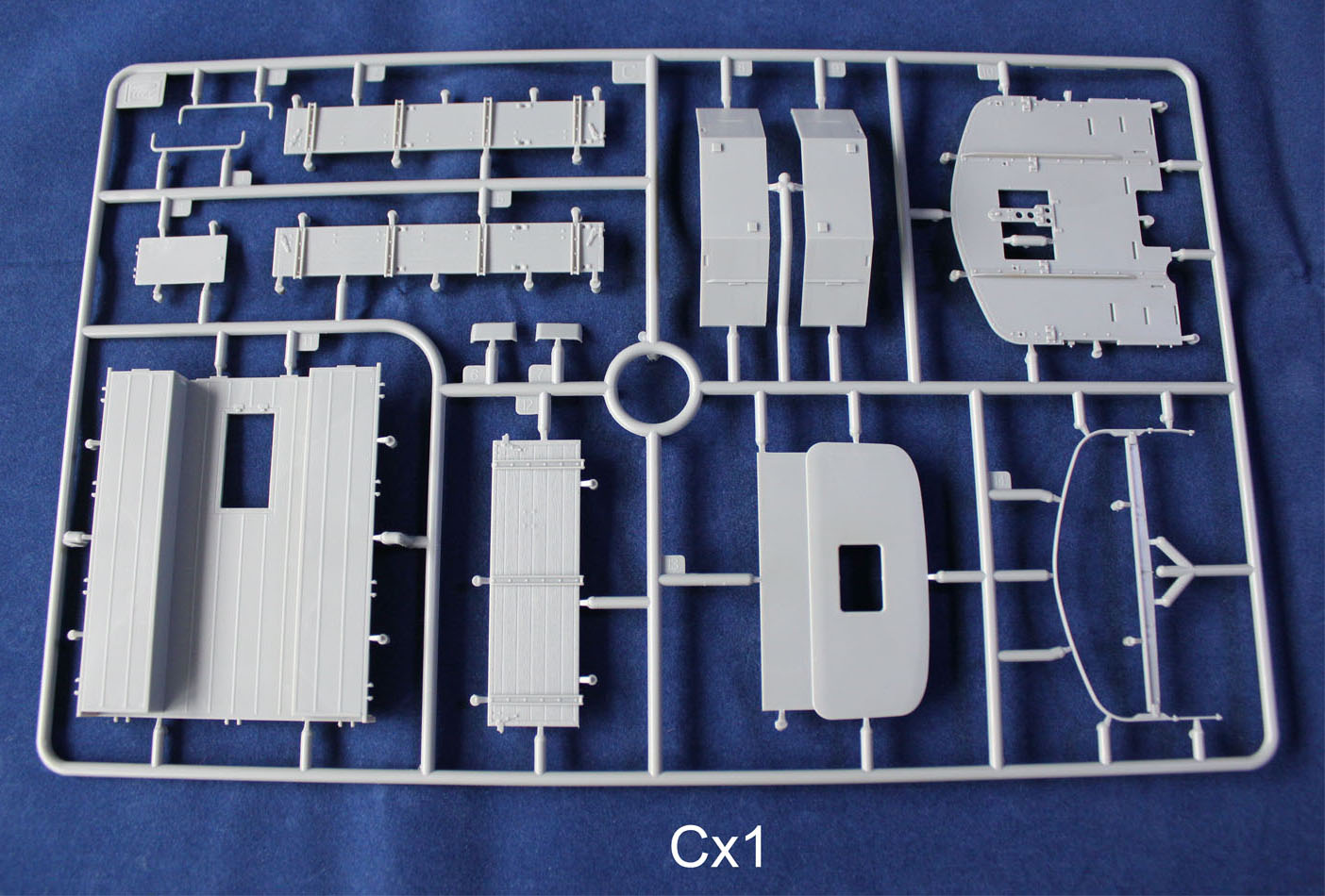 RV35005 Германский колёсный трактор/тягач Skoda RSO Radschlepper Ost (Porsche Typ 175) Riich Models