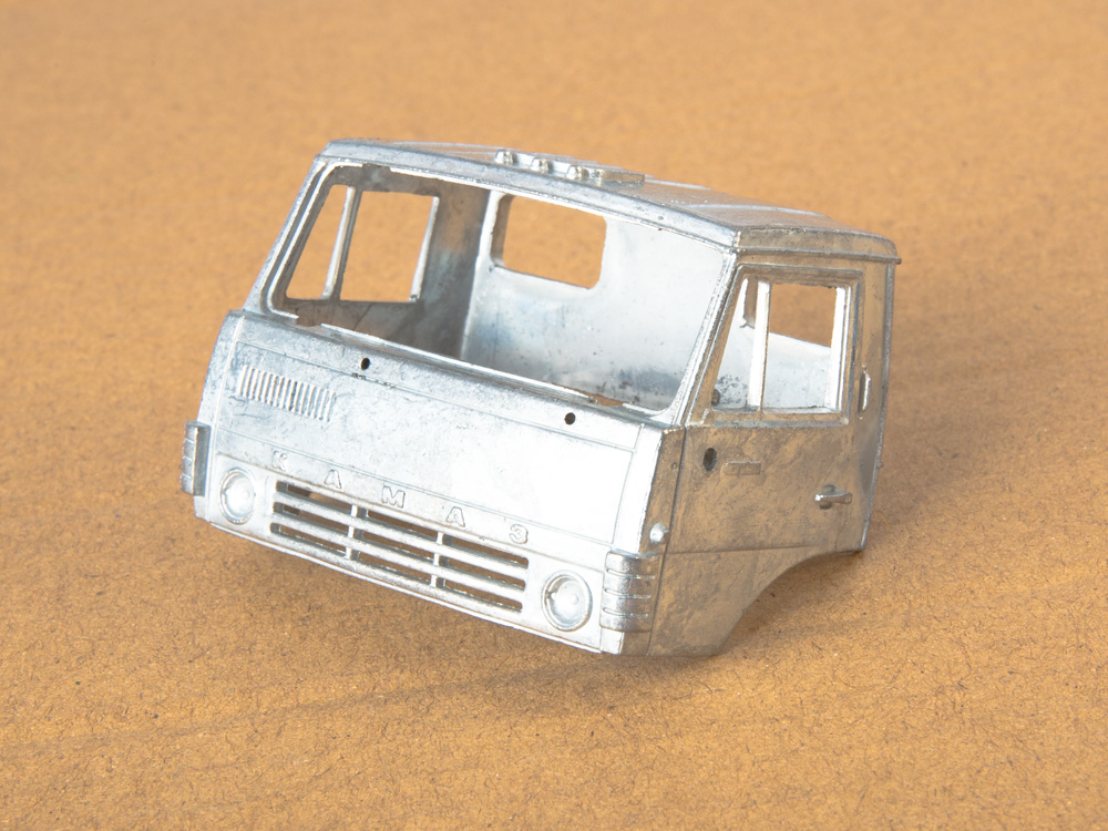 7062AVD Сборная модель КАМАЗ-5320 с прицепом ГКБ-8350 AVD Models