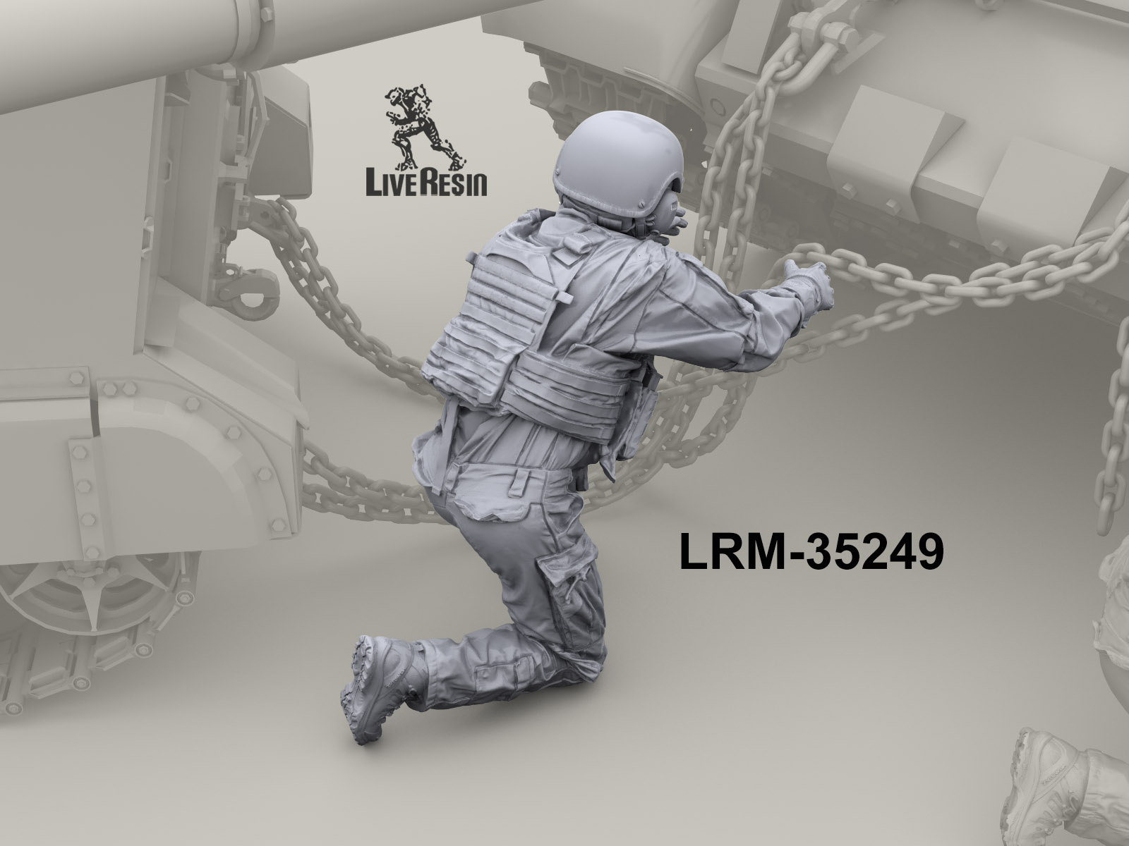 LRM35249 Современный Российский танкист - цепляет угнанный БТР М113 к танку (Не для свободной продажи) 