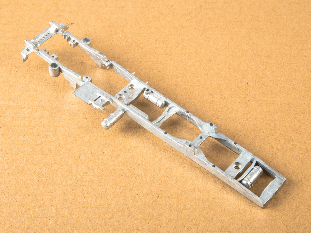 1410AVD Сборная модель КАМАЗ-5320 бортовой с тентом AVD Models