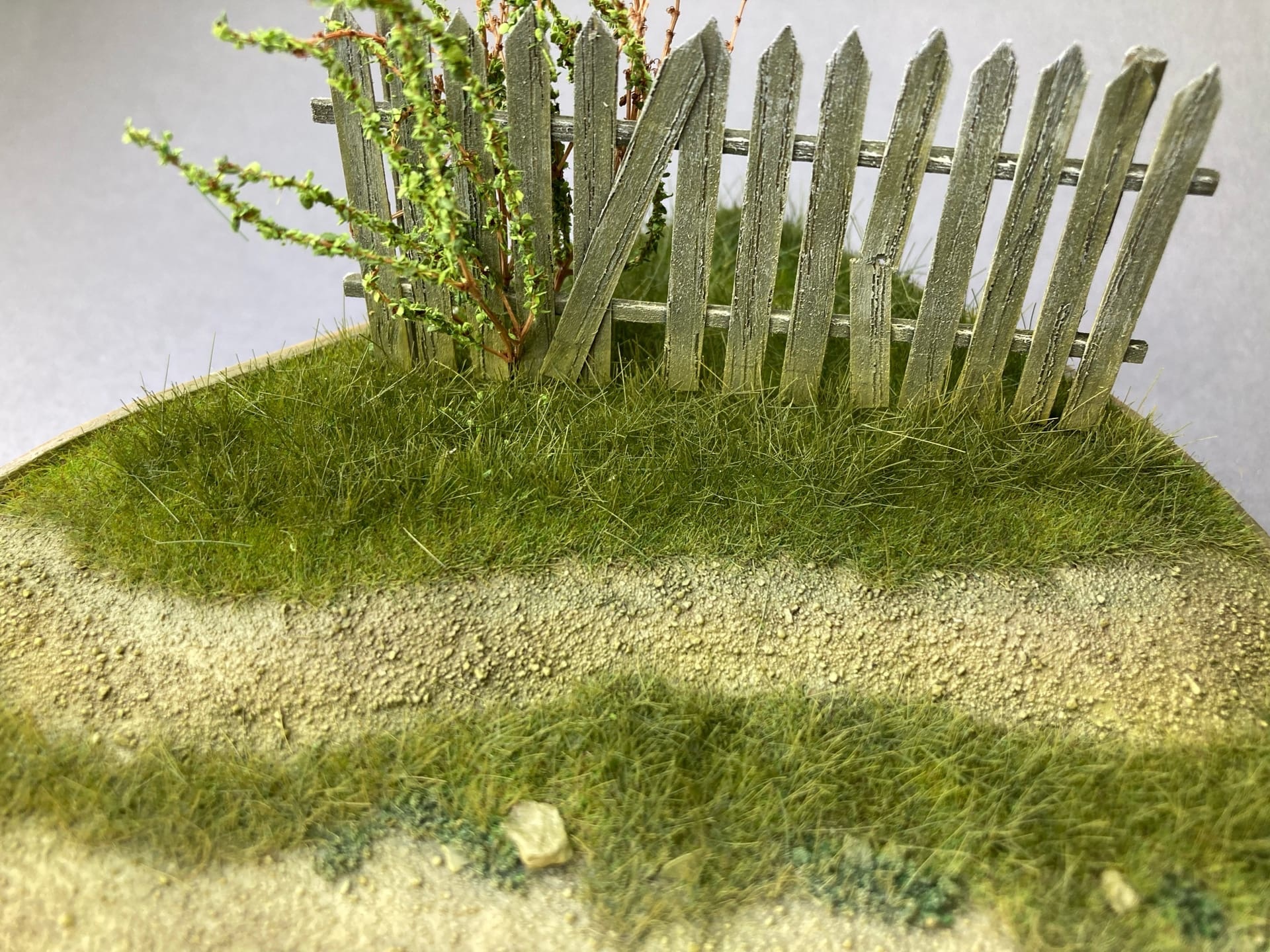 AM35590 Подставка авторская ручной работы «Дорога с забором»