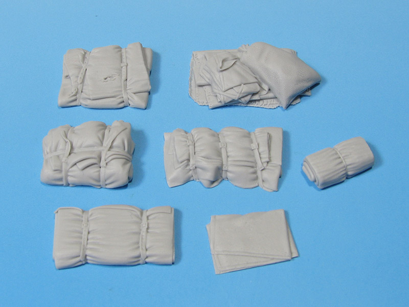 E-030 Дополнения для моделей Universal Tent & Tarp Set #3(any country, any era) in 1/35 scale, set contains 7 elements made in resin.