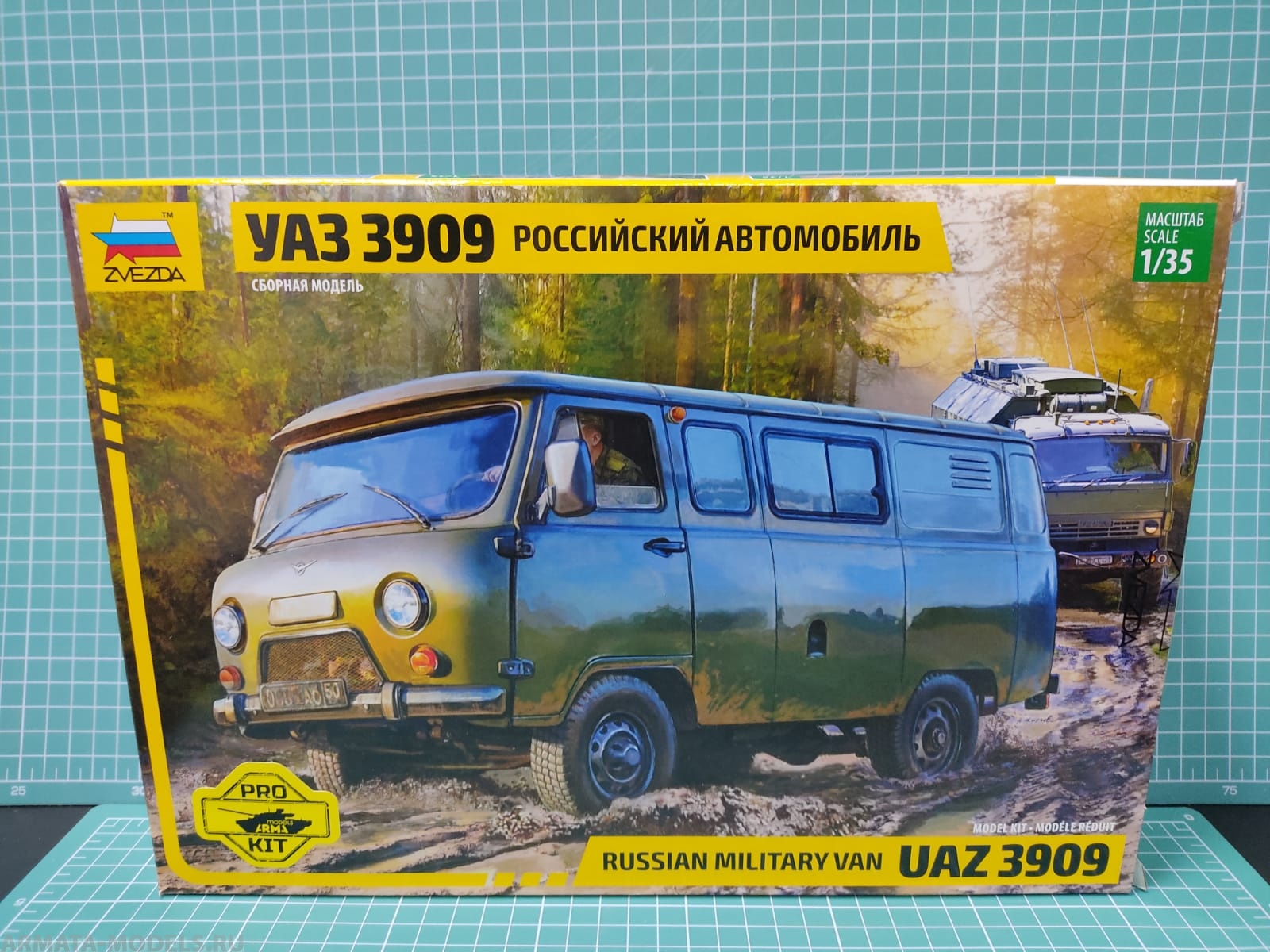 3644-TPK PRO KIT автомобиль УАЗ 3909 «Буханка» Travel Arma Models