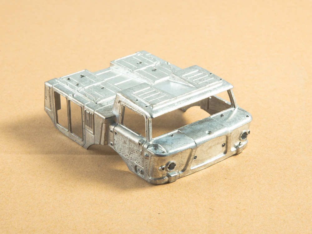 1418AVD Сборная модель ЛУНА-М 9П113 с ракетой 9М21 на шасси ЗИЛ-135ЛМ AVD Models