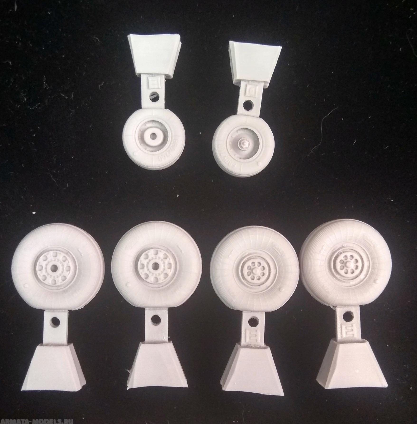 AM4826 Колеса под нагрузкой для Су-34 поздние диски 1/48