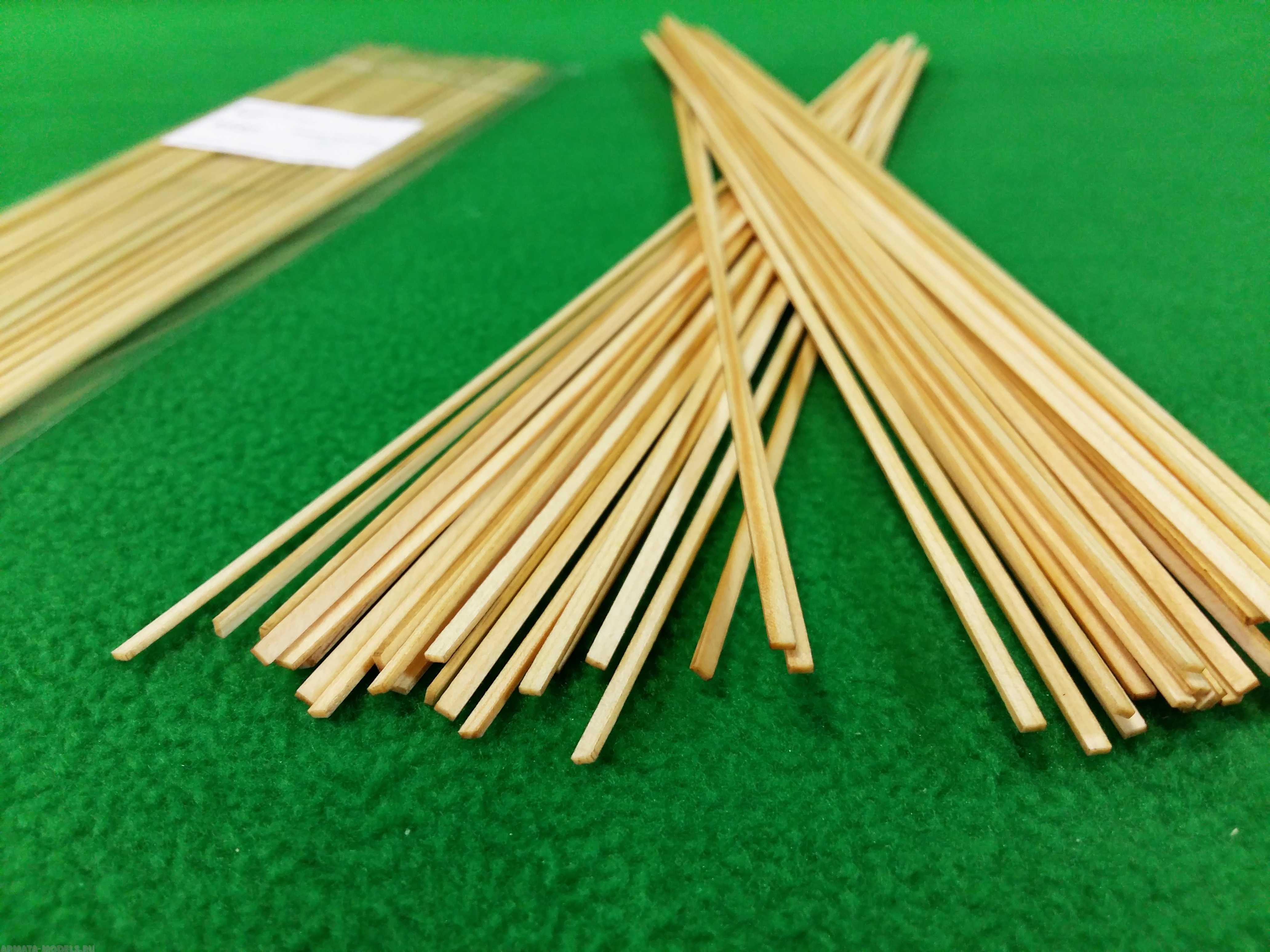 5127 рейки 1х2,5 мм - длина 300 мм - сосна - 50 шт