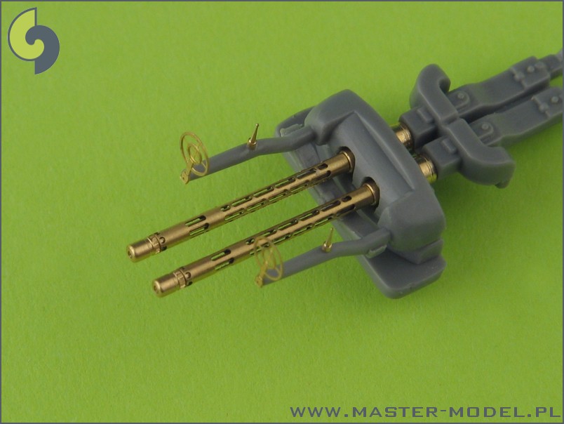 AM-32-026 Немецкий авиационный пулемет MG 81 и MG 81Z - точеные стволы и протравленные прицельные приспособления (2 шт.)