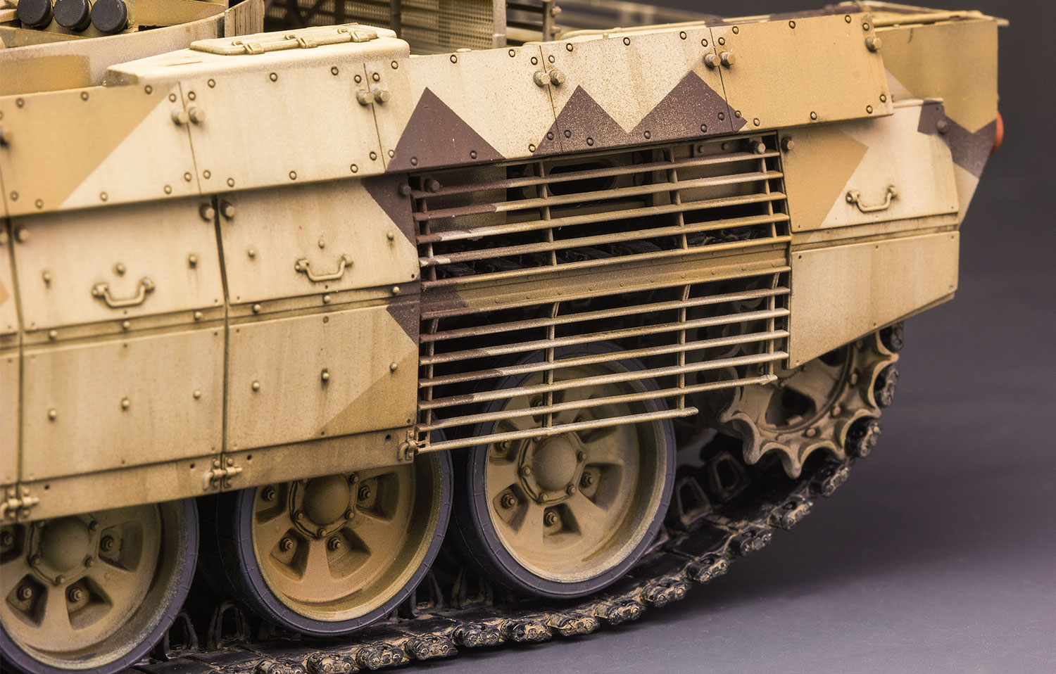 TS-010 RUSSIAN TERMINATOR FIRE SUPPORT COMBAT VEHICLE BMPT 1/35 Meng