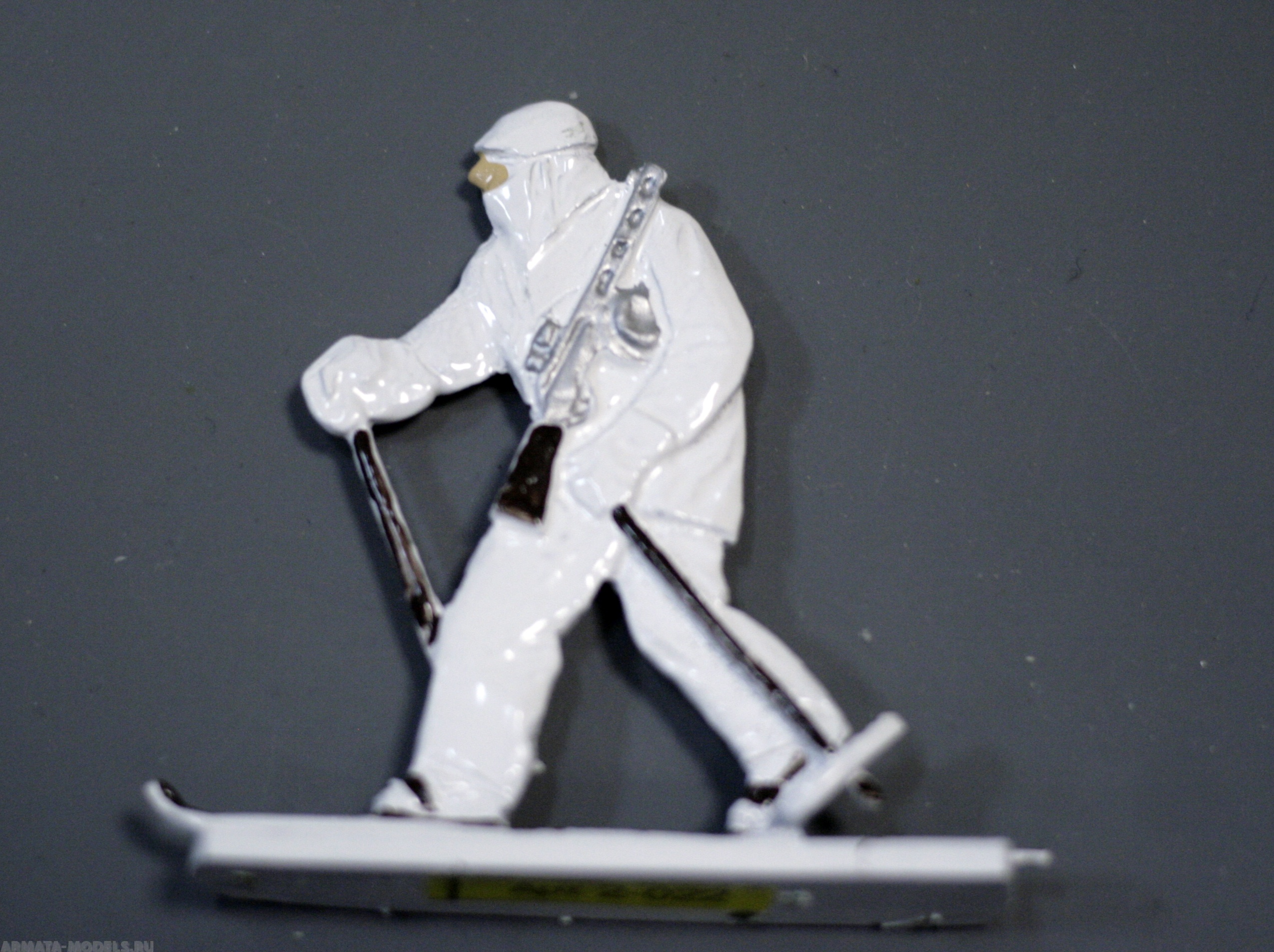 2-022 окрашеная фигура Лыжник Солдатики "Ура"