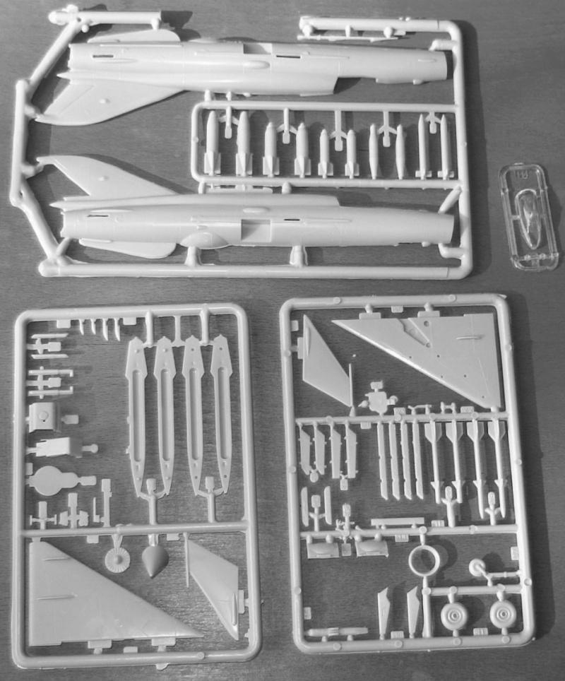 72011 МиГ-21 БИС - истребитель-бомбардировщик ВВС СССР InScale