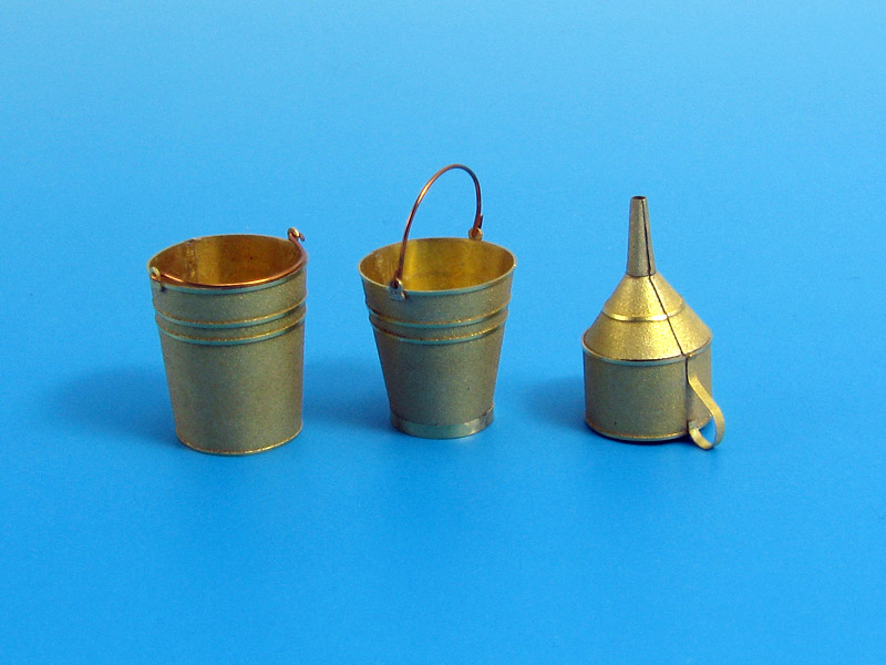 E-001 Дополнения для моделей Set contains following elements in 1/35 scale: 13 photo-etched parts to make two buckets and funnel.