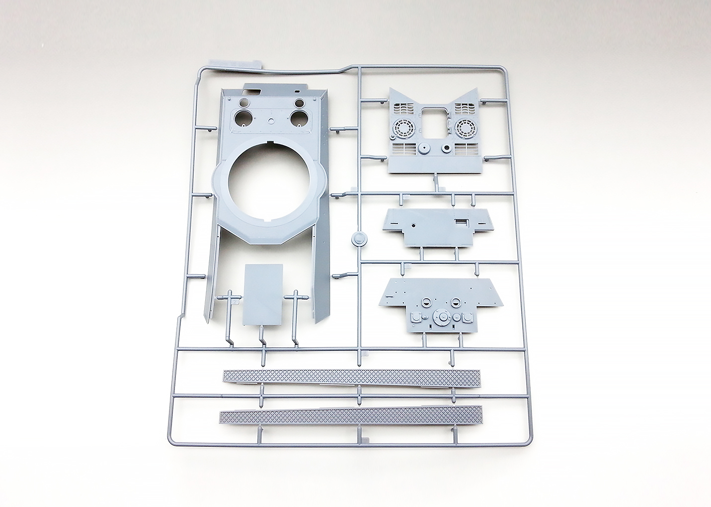 AH35A005 Panzerkampfwagen VII Lowe Amusing Hobby