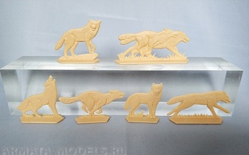 WAB007Milky Набор фигур Волки + медведь(топленое молоко)