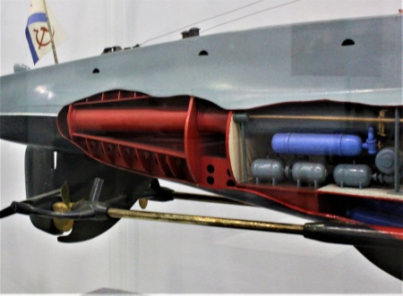 AM14433 Интерьер кормового торпедного отсека "Щуки", 1/144