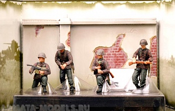 Набор фигурок 33602EM Солдаты немецкие, подготовка к бою 1941г. 