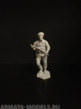 5017ТБ Боец в папахе с автоматом Три Богатыря