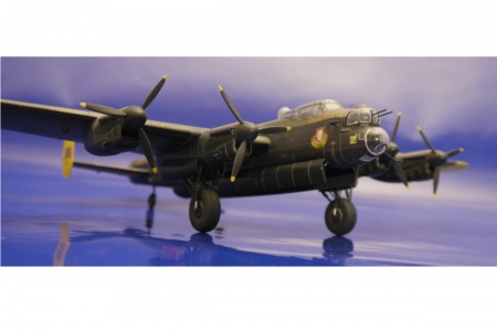 96001 Тяжелый бомбардировщик Ланкастер ARK model