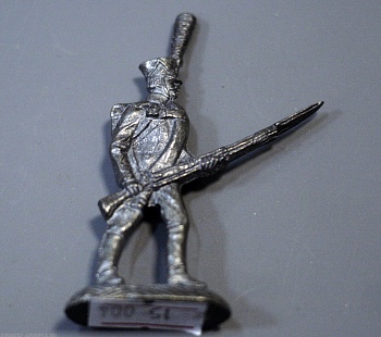 Н-15-004 Русский гренадер идущий в атаку