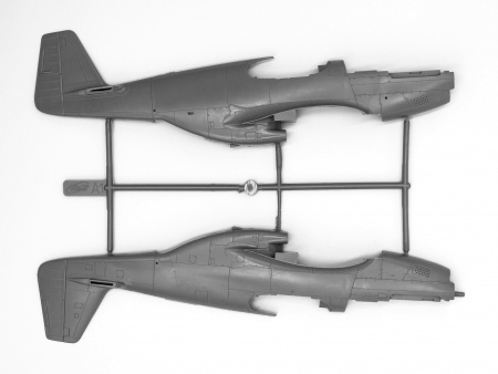 48121 Мустанг P-51 C, американский истребитель ІІ Мировой войны ICM