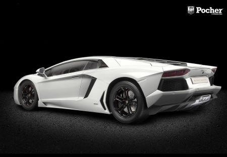 Lamborghini Aventador White Isis  (Глянцевый белый)