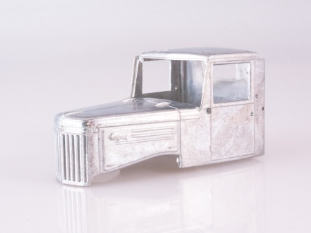 1365AVD Сборная модель МАЗ-200 бортовой AVD Models